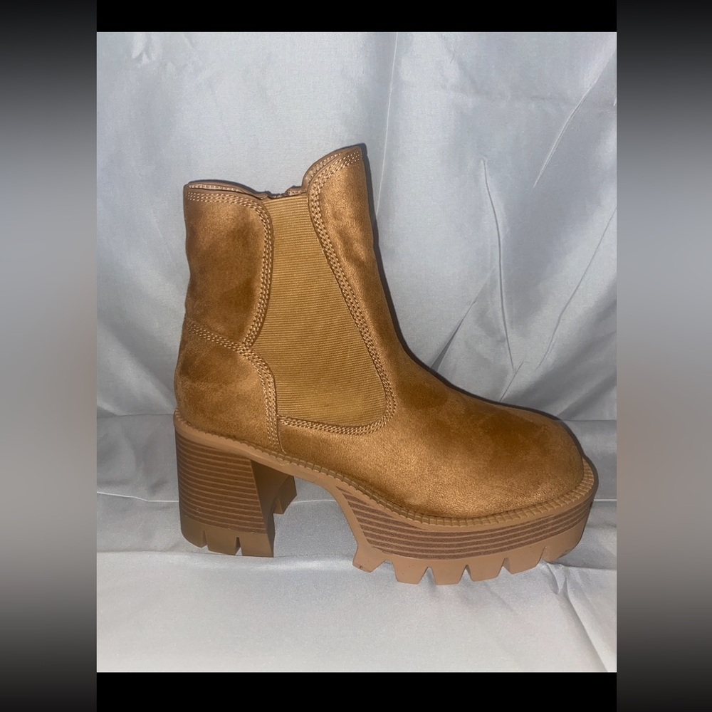 3 1/2 inch Brown Heeled Boots DONATED